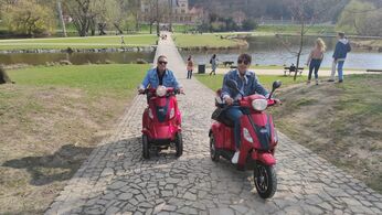 TEST: elektro čtyřkolky a tříkolky Selvo nejsou jen pro seniory