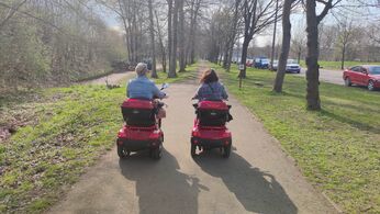 TEST: elektro čtyřkolky a tříkolky Selvo nejsou jen pro seniory