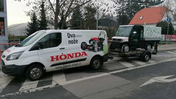 Selvo auto v botanické zahradě v Praze